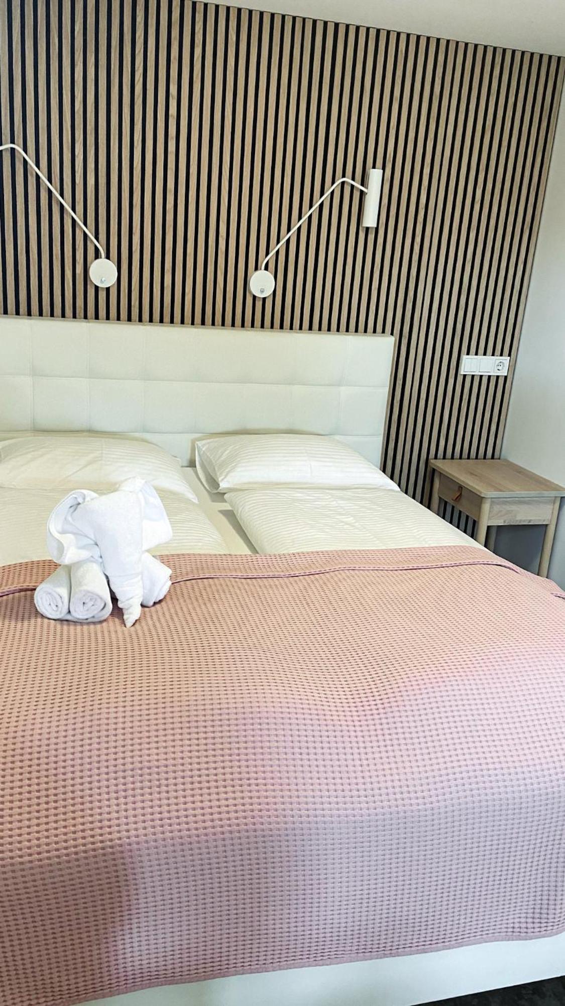 Skipalaekur Farm Apartments เอยิลส์สตาดีร์ ภายนอก รูปภาพ